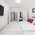 Adults Only Guesthouse Villa Samantha By Irundo